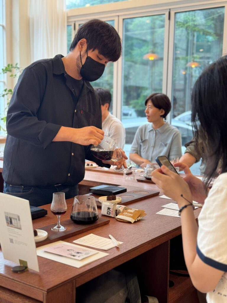 로컬커피소사이어티 일조작가 콜라보레이션 시흥 스페셜티커피_006